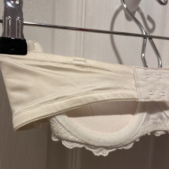 WonderBra White Lace Strapless Bra 32B (No Straps) - Picture 9 of 16